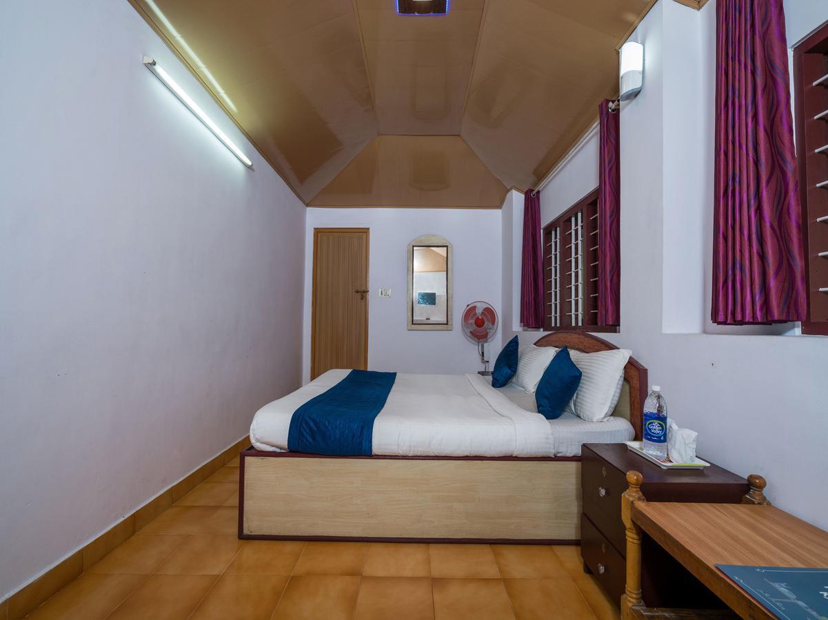 Oyo 10262 Hotel Munnar Rock Exterior foto