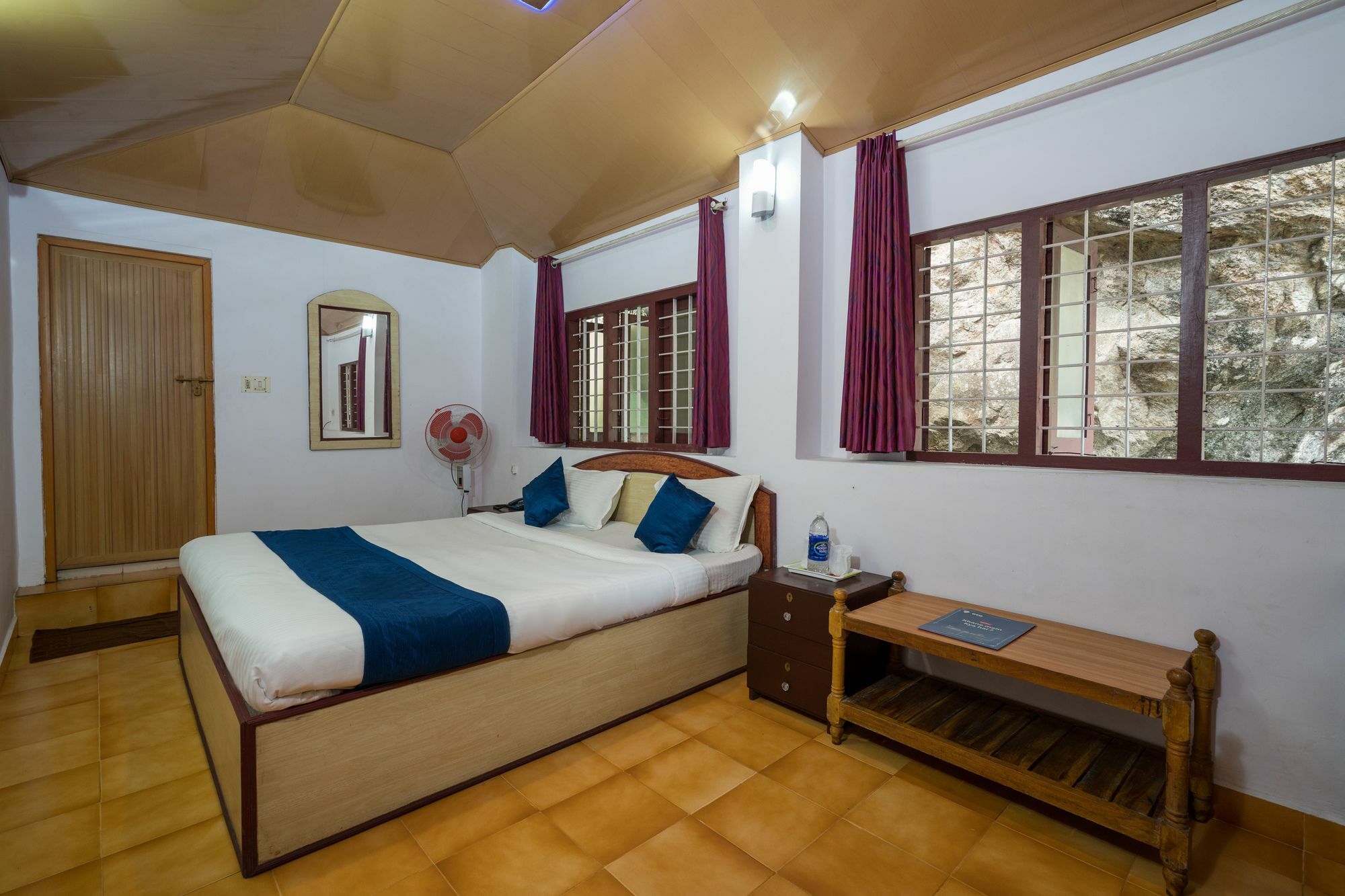 Oyo 10262 Hotel Munnar Rock Exterior foto