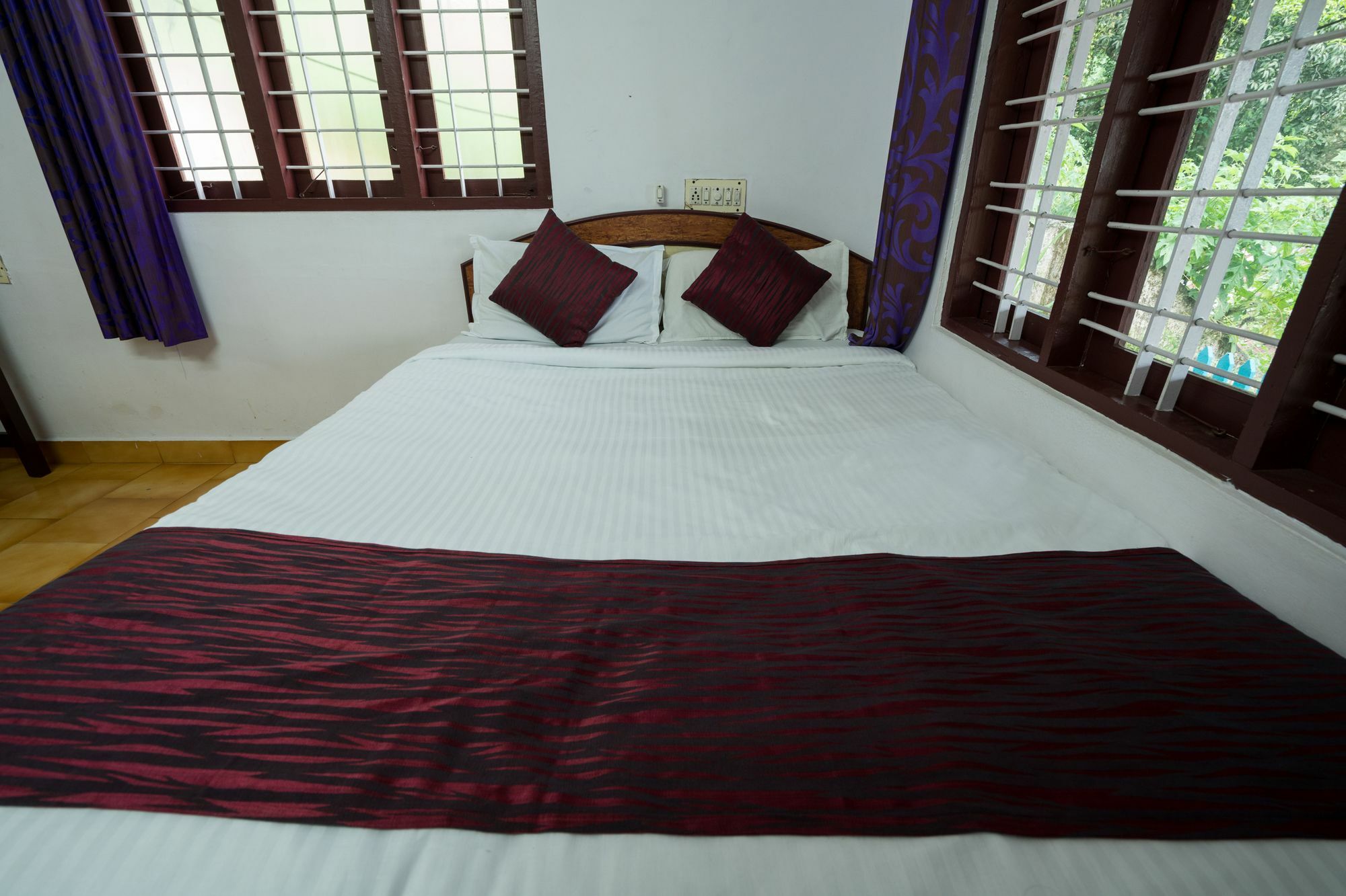 Oyo 10262 Hotel Munnar Rock Exterior foto